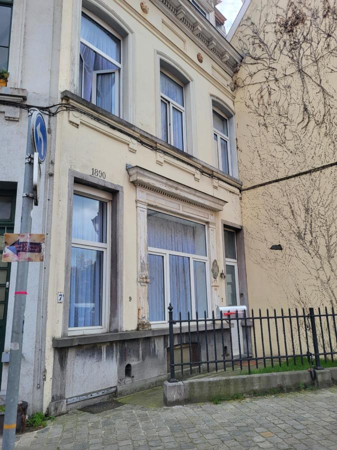 Studios Idealement Situes - Eu Etterbeek Экстерьер фото