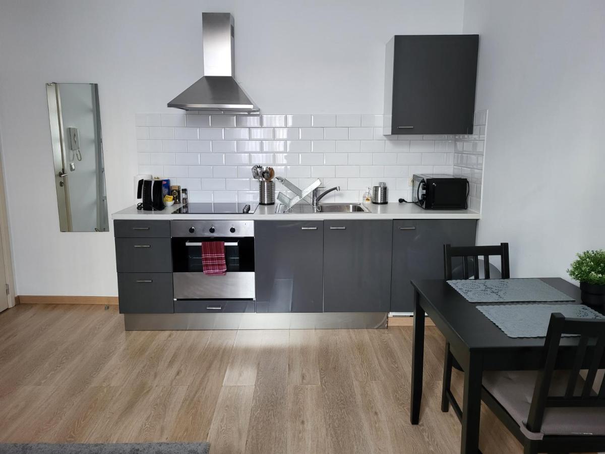 Studios Idealement Situes - Eu Etterbeek Экстерьер фото