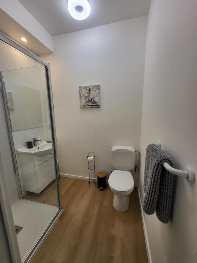 Studios Idealement Situes - Eu Etterbeek Экстерьер фото
